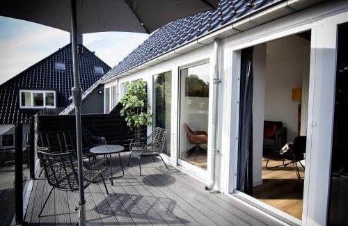 Offingawier Appartement | Bright apartment within walking distance of the Sneekermeer