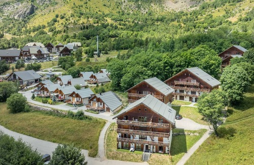 Saint-Sorlin-d'Arves Appartement | Appt lumineux 4/6 pers, près des pistes, balcon