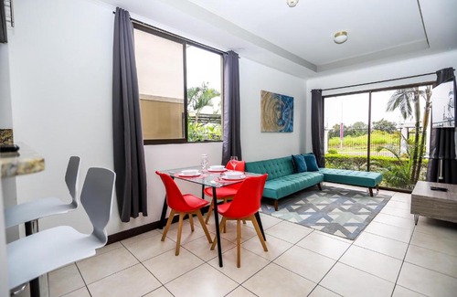 Heredia Appartement | Bright Apt w Pool Near the Airport - Self Check In
