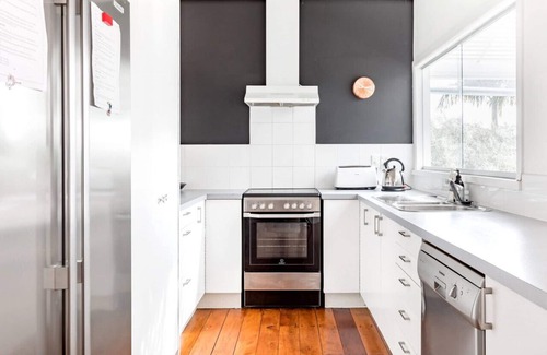 Torbay Maison | Bright Beachside Cottage
