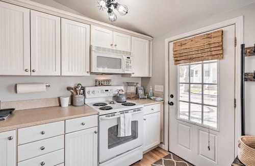 Lake Como Maison | Bright Belmar Cottage Less Than Half Mi to Boardwalk!