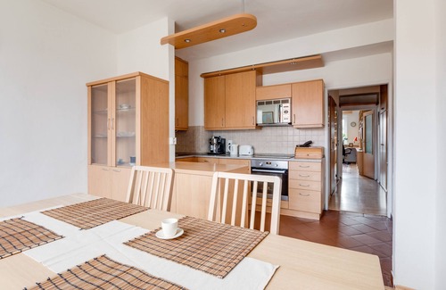 Dejvice Appartement | Bright Comfortable Green Nest Quiet Neighbourhood