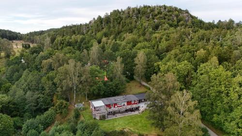Oedsmal Appartement | Bright comfortable guest suite close to both swimming, nature and city