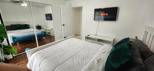 Tamarac Maison | Bright & Comfortable Private Room in a Family Home, Shared nice Bath