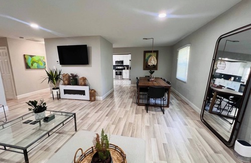Willingboro Maison | Bright & Comfortable Home