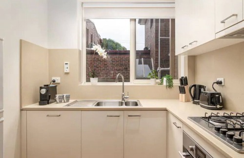 St. Kilda East Appartement | Bright & Comfy 2 Bedroom St Kilda East Apartment
