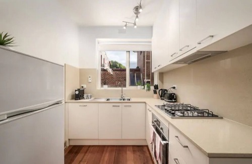 St. Kilda East Appartement | Bright & Comfy 2 Bedroom St Kilda East Apartment