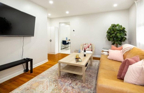 White Plains Maison | Bright&Comfy 2bed/1ba in quiet White Plains duplex