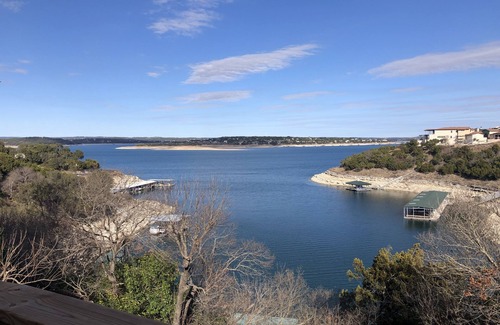 Lakeway Maison | Bright Cove Bungalow- Charming & Luxe Waterfront home located on Lake Travis