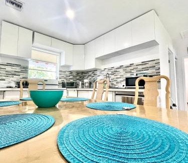 Dania Beach Maison | Bright & Cozy Family Home Near Dania Beach