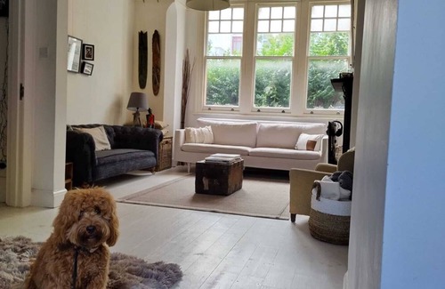 Crouch End Maison | Chambre double lumineuse au nord de Londres avec salle de bain