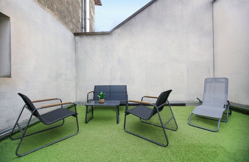 Lucon Appartement | Bright downtown apartment with terrace