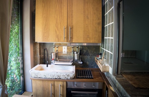 Torrelles de Llobregat Appartement | appartement en duplex lumineux, entouré par une forêt de pins, les animaux domestiques