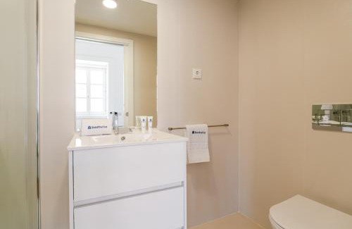 Foz do Douro Appartement | Bright Flat in Historic Foz House by HostWise
