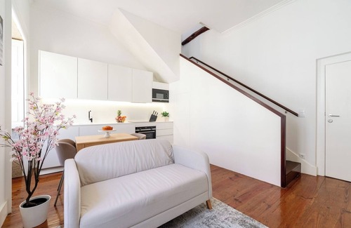 Foz do Douro Appartement | Bright Flat in Historic Foz House by HostWise