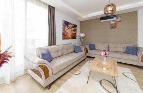 Antalya City Centre Appartement | Bright Flat w Balcony 15 min to Konyaalti Beach