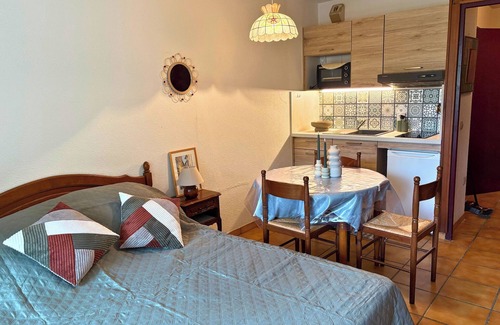 Les Bains de la Preste Copropriété | Bright studio with patio and mountain views