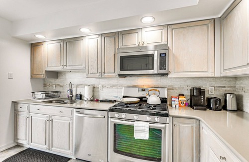Butler Maison | Bright Guest House: 15 Mi to Dtwn Baltimore!