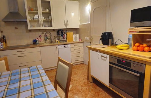 Pilisvorosvar Maison | Bright house with garden, balcony, panoramic view and fully equipped kitchen.