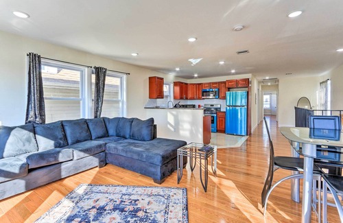 Irvington Maison | Bright Irvington Home ~ 2 Mi to Prudential Center!