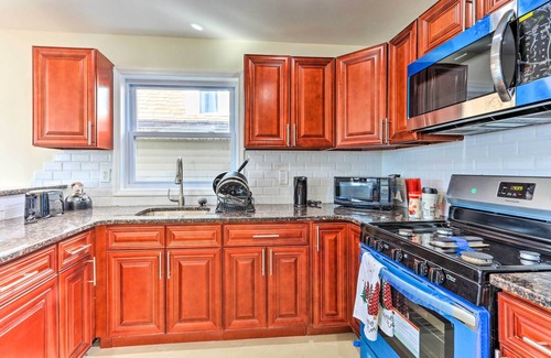 Irvington Maison | Bright Irvington Home ~ 2 Mi to Prudential Center!