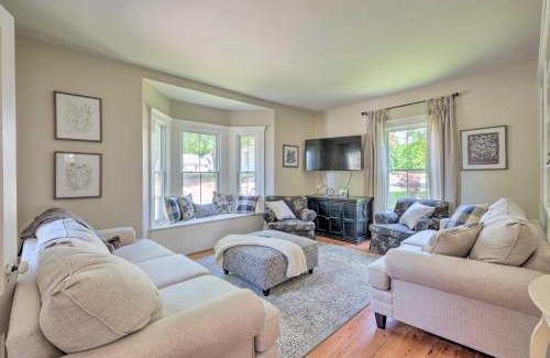 Wolfeboro Maison | Bright Lake Winnipesaukee Home - Walk to Town