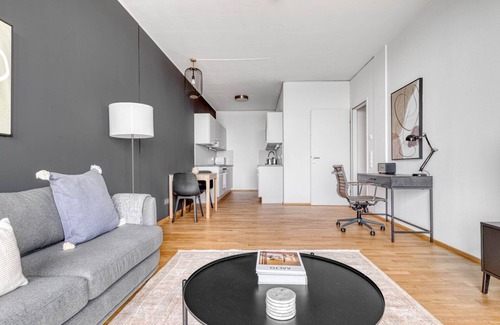 Erdberg Appartement | Bright Landstraße 1BR w/ Pool & DM, nr U3 Erdberg, by Blueground