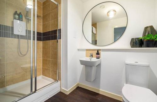 Muirhouse Appartement | Bright, modern 2 bedroom house with free parking!
