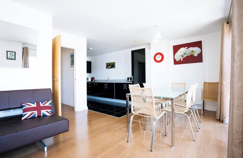 Peninsula Appartement | Bright Modern 3 bedroom apartment near O2, Excel