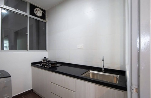 Central District Appartement | Bright & Modern 3BR Suite, FREE Parking