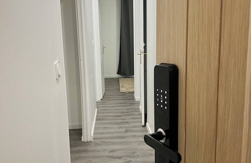 Mainvilliers Appartement | Bright, modern apartment near Chartres