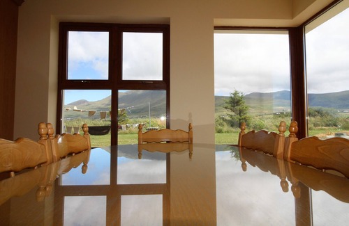 Ballydavid Maison | Lumineux, Maison moderne sur la péninsule de Dingle. Wifi disponible.