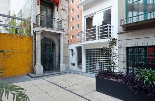 Zona Rosa Appartement | PENTHOUSE LUMINEUX ET MODERNE À DEUX NIVEAUX AU COEUR DE LA VILLE DE MEXIQUE!