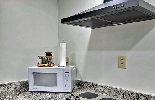Eagan Maison | Bright modern space close to all the action!