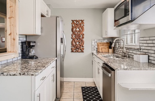 Arvada Plaza Area Maison | Bright, Newly Remodeled, 4 Bed/2 Bath Arvada Home