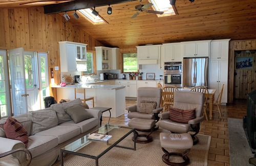 Shorewood Maison | Bright, open waterfront house with gorgeous sunsets and private beach