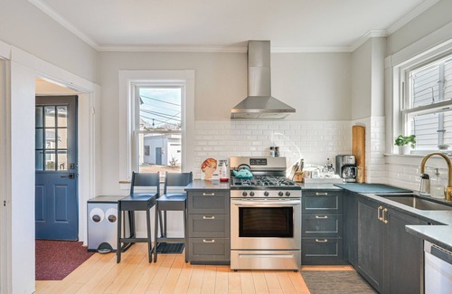 Watertown Maison | Bright & Pet-Friendly Home: 2 Mi to Harvard Square