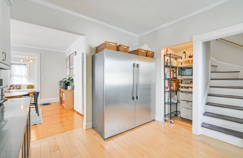 Watertown Maison | Bright & Pet-Friendly Home: 2 Mi to Harvard Square