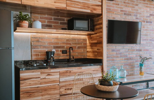 Laureles Appartement | Bright & Rustic Loft on the valley of Laureles with A/C