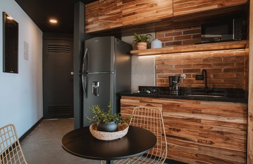 Laureles Appartement | Bright & Rustic Loft on the valley of Laureles with A/C