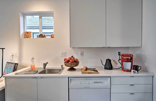 Highline Cottage | Bright Seattle Cottage w/ Private Backyard Access!