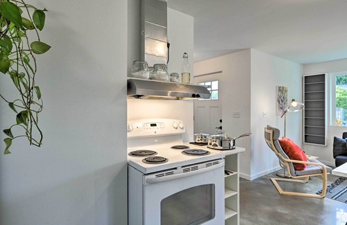 Highline Cottage | Bright Seattle Cottage w/ Private Backyard Access!