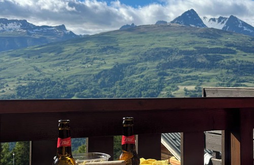 La Plagne-Tarentaise Appartement | Bright, spacious apartment 100m from village center and ski lift