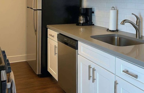 Hyde Park Appartement | Bright & Spacious 2BR– Prime Hyde Park Location