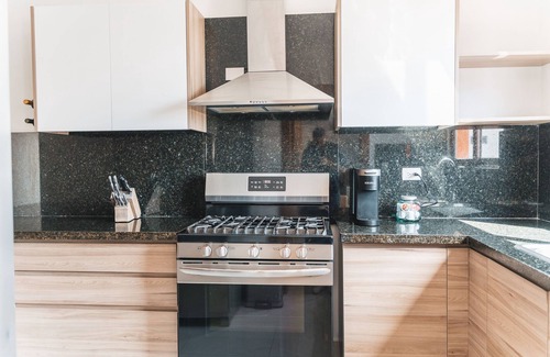 Bella Vista Appartement | Bright & Spacious Apt In City central Getaway