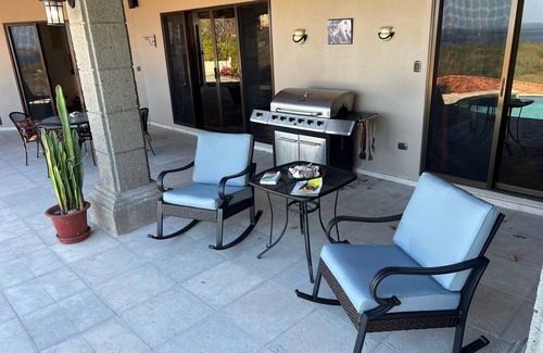 Playa Hermosa Maison | Bright & Spacious Getaway with Poolside Views in Playa Hermosa Costa Rica