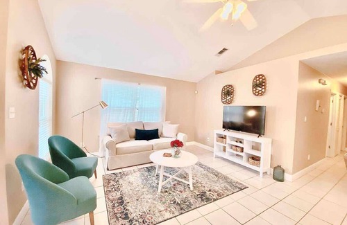 Tallahassee Maison | Bright & Spacious Getaway in Lovely NE Tallahassee