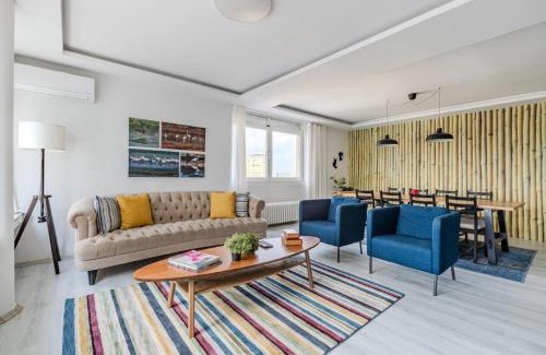 Sisli Appartement | Bright Spacious New Central 4bd2bath Home! #331