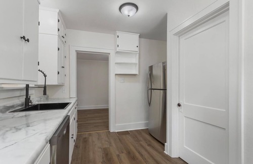 Champaign Maison | Bright & Spacious on William St.
