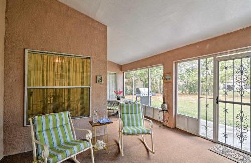 Spring Hill Maison | Bright Spring Hill Home 5 Mi to Weeki Wachee Park